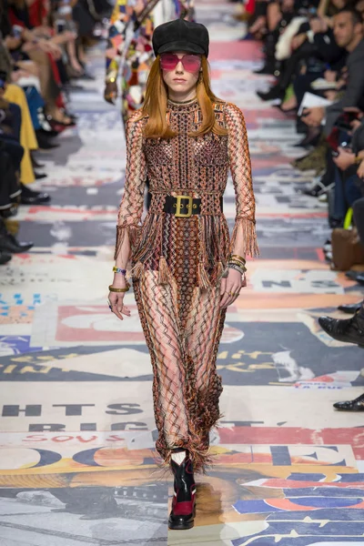 Look 30